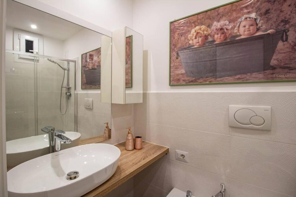 Orange Apartment - Genoa City Center Luaran gambar